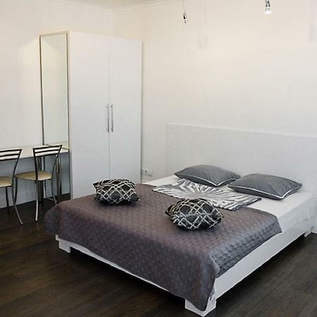 Great Studio Near The Pechersk كييف المظهر الخارجي الصورة